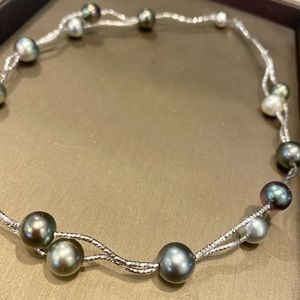 Tahitian Modernist Authentic Pearl necklace